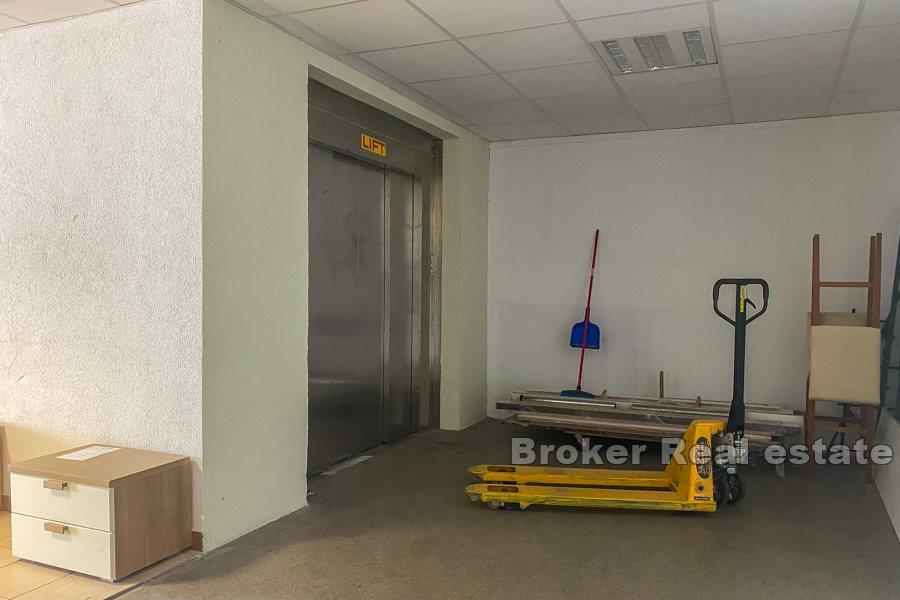 Split area - Commercial space, 1535m2