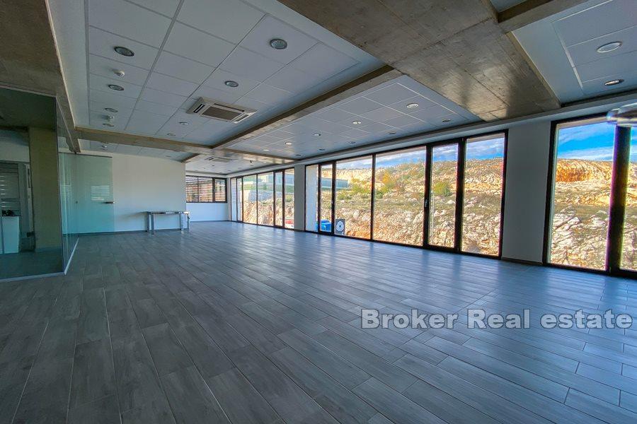 W pobliżu Splitu, Dugopolje - Powierzchnia biznesowa, 150 m2 i 550 m2