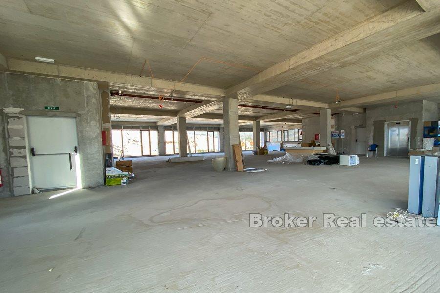 W pobliżu Splitu, Dugopolje - Powierzchnia biznesowa, 150 m2 i 550 m2