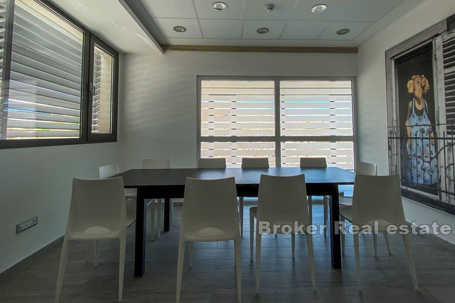 W pobliżu Splitu, Dugopolje - Powierzchnia biznesowa, 150 m2 i 550 m2