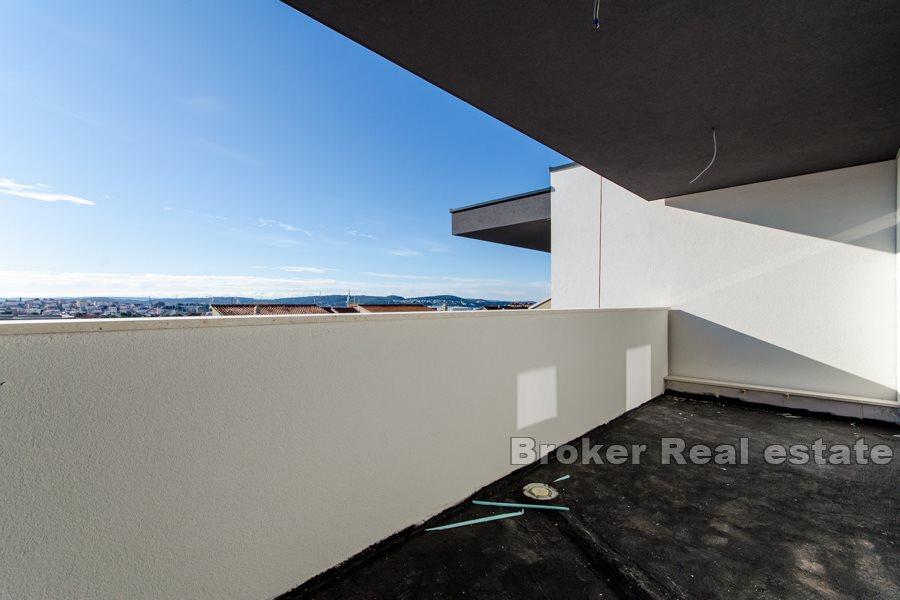Trogir - Atraktivna novogradnja, više apartmana