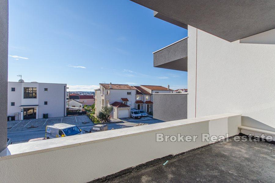 Trogir - Atraktivna novogradnja, više apartmana