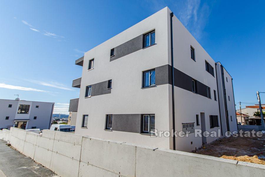 Trogir - Atraktivna novogradnja, više apartmana