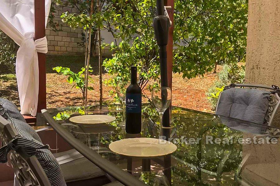 Ostrov Hvar, Vrboska - Atraktivní byt, 45m2