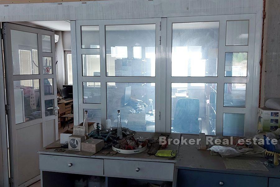 Возле Сплита - Бизнес и складские помещения