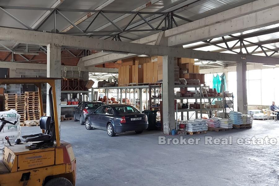 Solin, espace d'affaires et de stockage