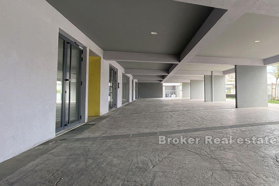 Split - Local commercial dans un nouveau bâtiment
