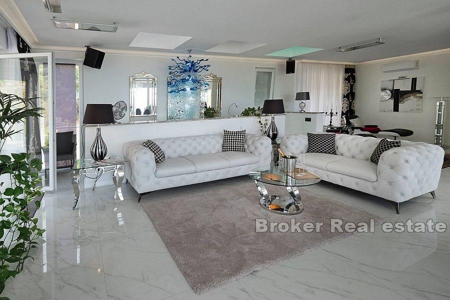 Blisko Splitu - Nowoczesna nowo wybudowana willa z widokiem na morze