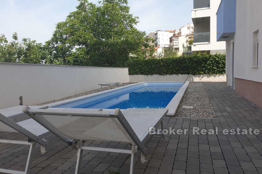 Near Split - Apartment house with sea view