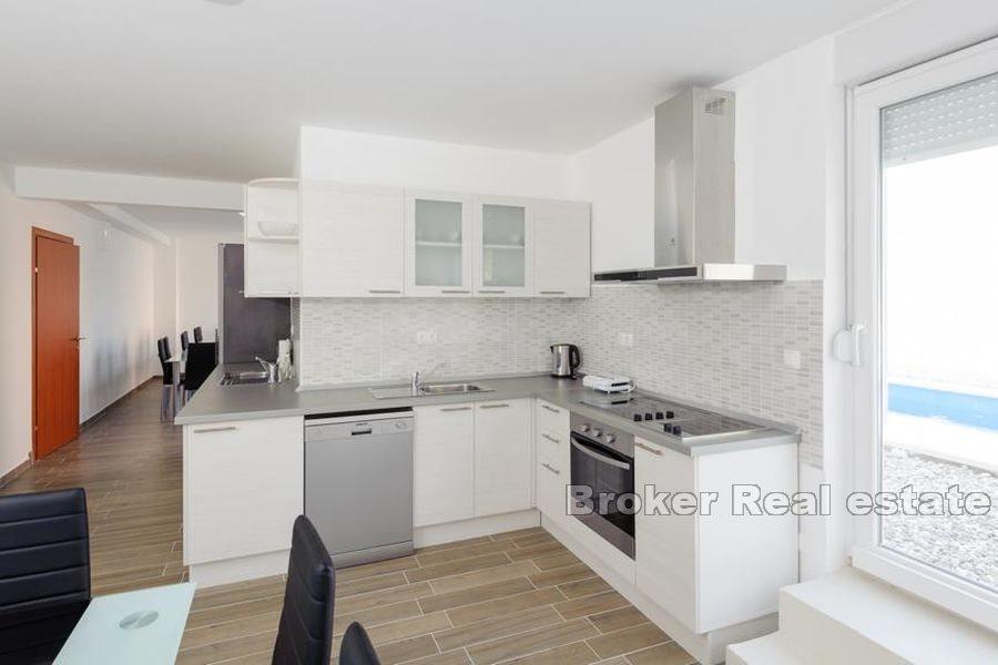 Near Split - Apartment house with sea view