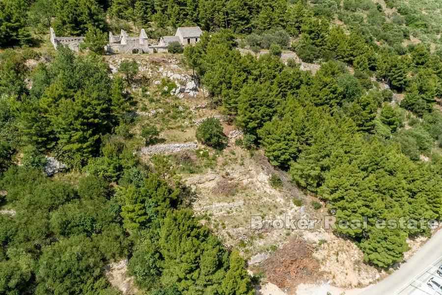 W pobliżu Omis - Ruiny tradycyjnego kamiennego domu