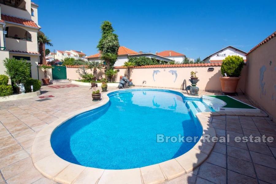 In der Nähe von Sibenik - Apartmenthaus mit Meerblick