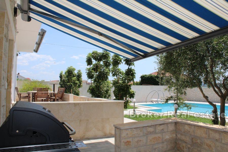 Kastela - House with pool and sea view