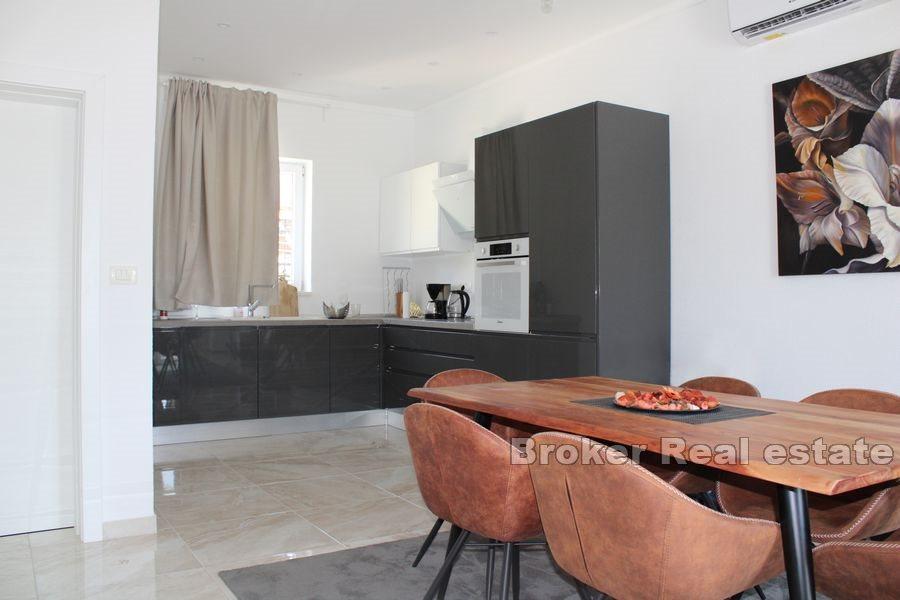 Kastela - House with pool and sea view