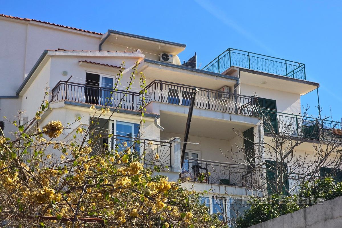 Hus med havsutsikt nära centrum