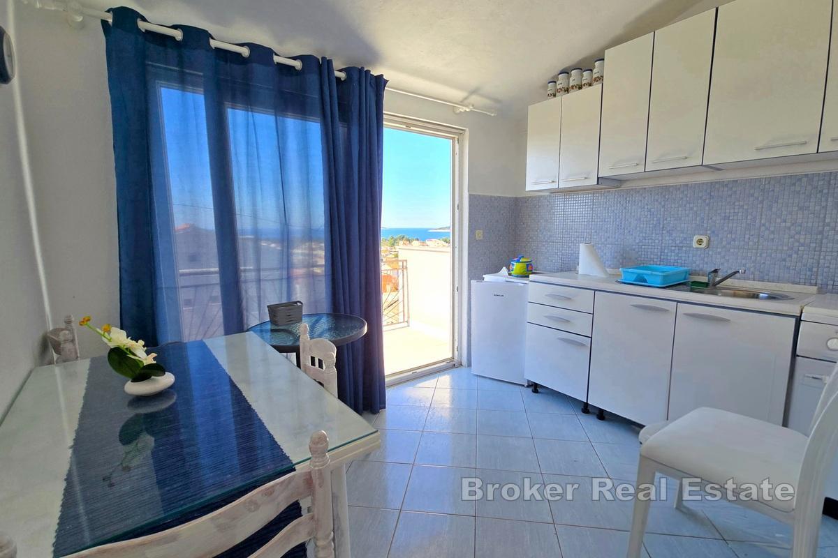 Hus med havutsikt nær sentrum