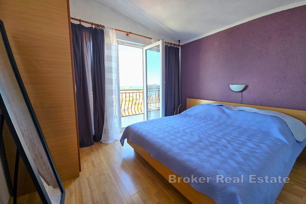 Hus med havsutsikt nära centrum