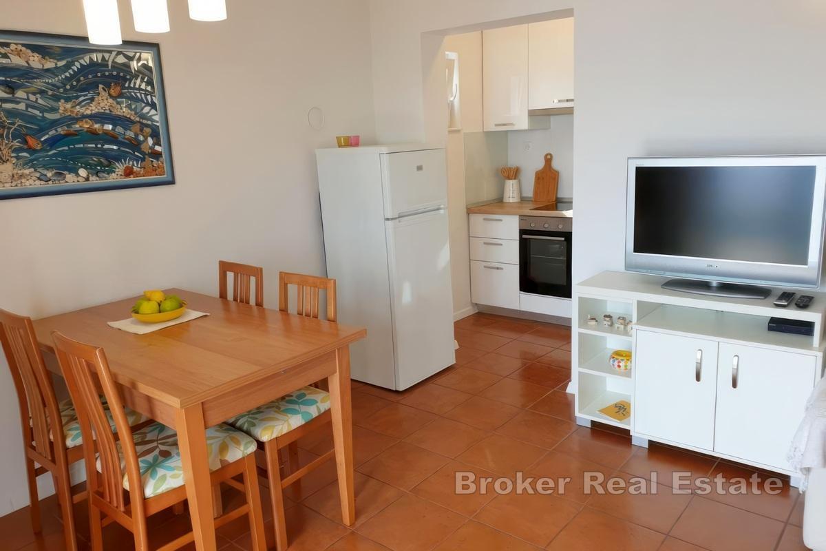 Spaziosa casa con appartamenti e vista mare