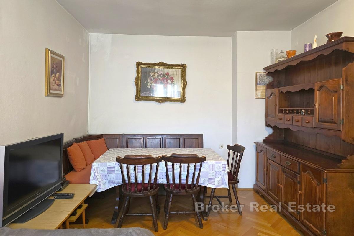 Haus mit Meerblick im Zentrum des Dorfes