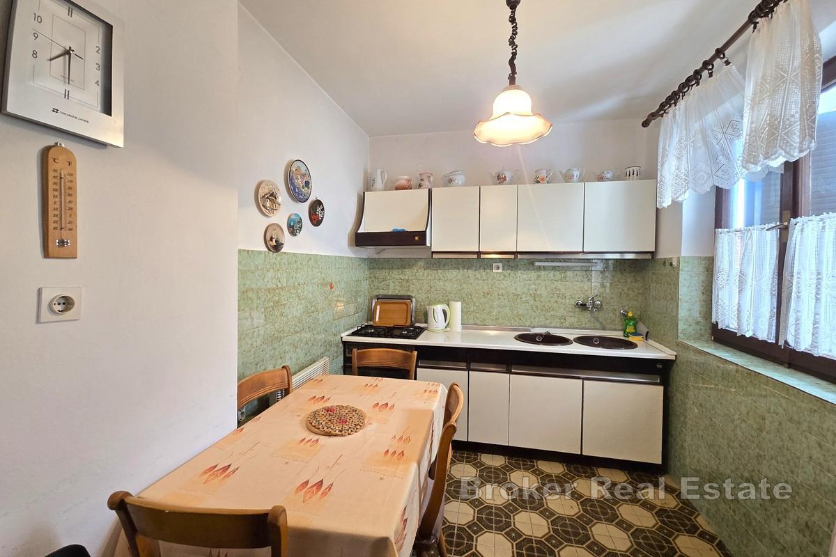 Haus mit Meerblick im Zentrum des Dorfes