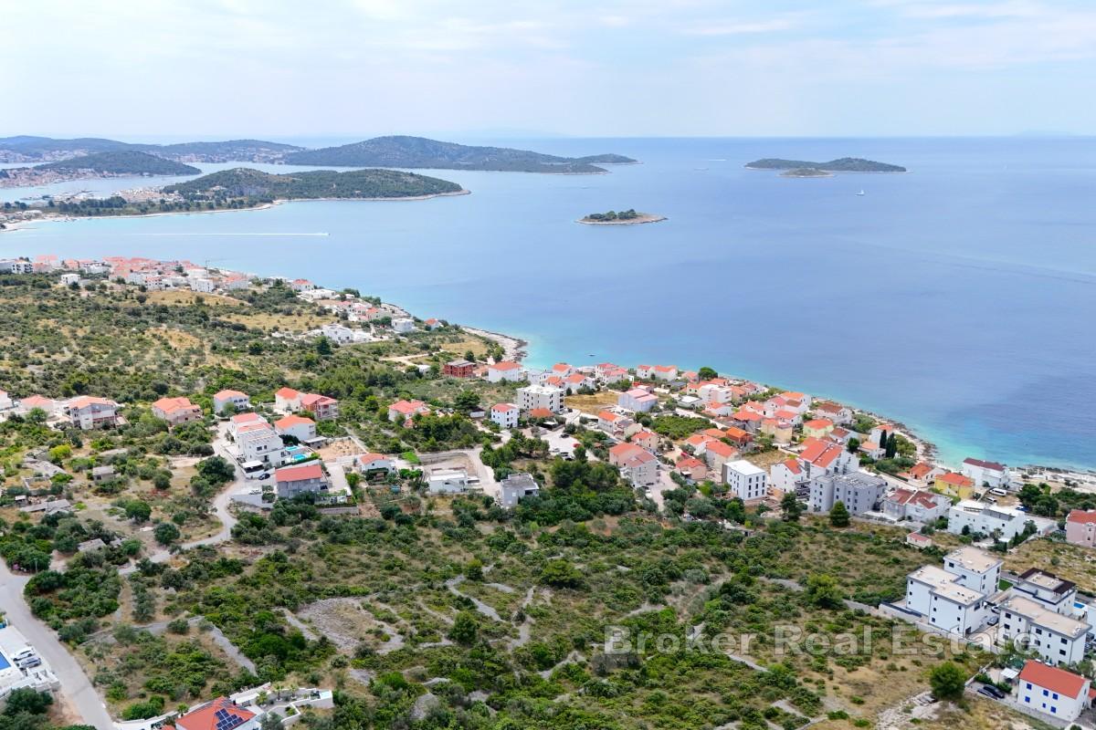 Byggmark nära havet