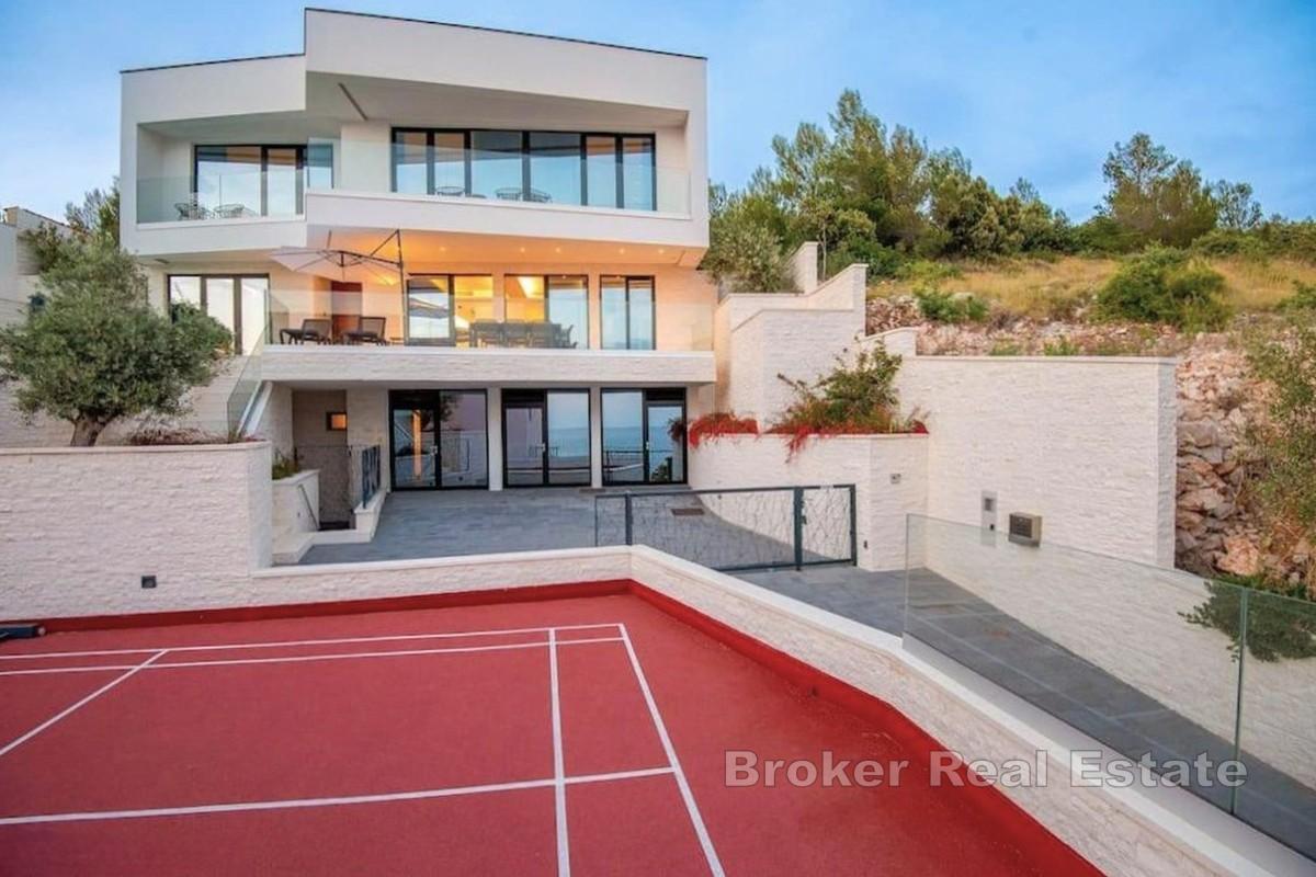 Luxusvilla mit Pool