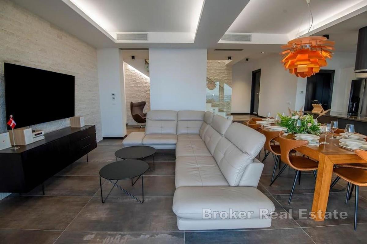 Luxusvilla mit Pool