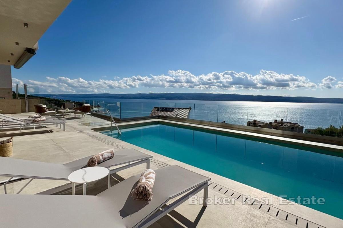 Nowo wybudowana willa z basenem