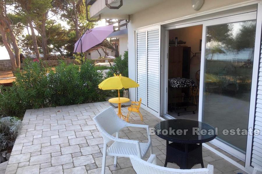 Ostrov Vir - Dům, první řada k moři