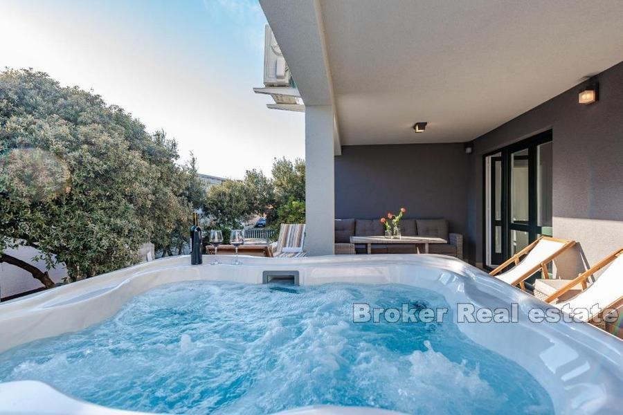 Ostrov Pag - Dom s dvoma luxusnými apartmánmi