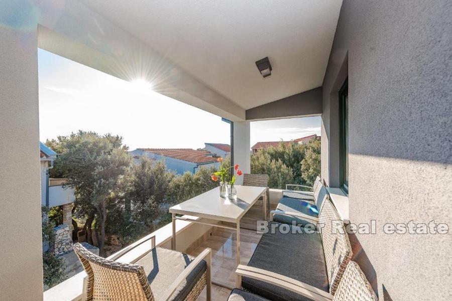 Ostrov Pag - Dom s dvoma luxusnými apartmánmi