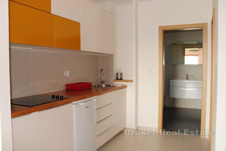 U okolici Omiša - Apartmani s otvorenim pogledom na more