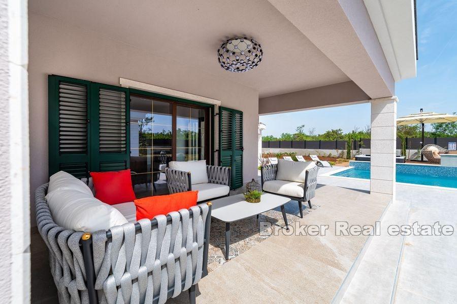 Near Zadar - Modern villa with pool