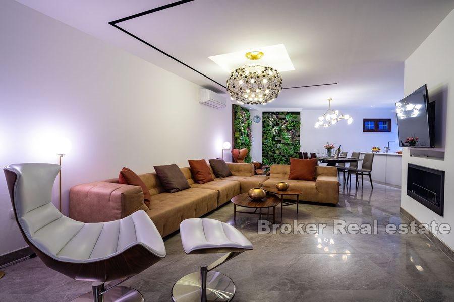 Near Zadar - Modern villa with pool