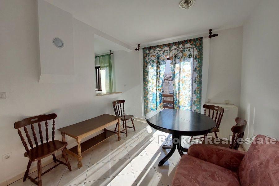 Øya Brac - Del av tomannsbolig med havutsikt