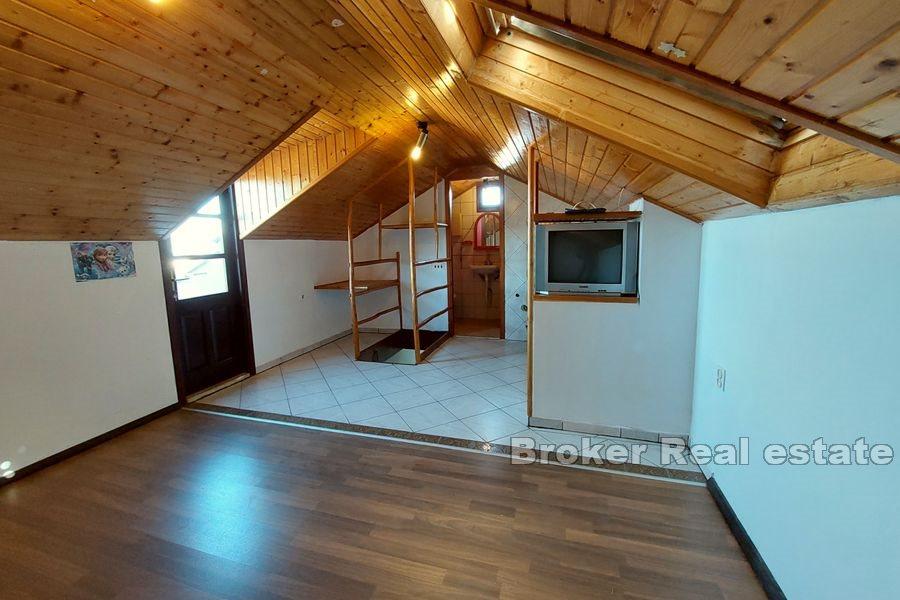 Øya Brac - Del av tomannsbolig med havutsikt