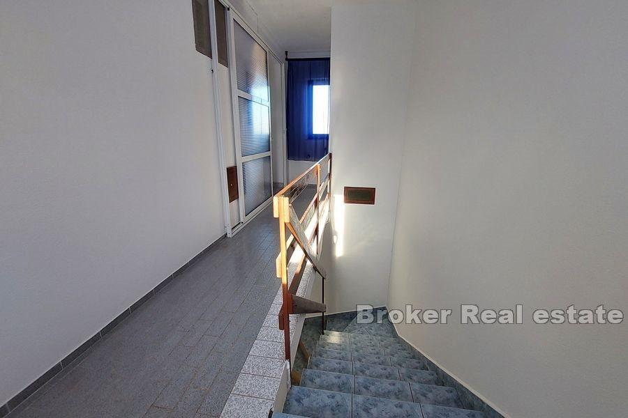 Øya Brac - Del av tomannsbolig med havutsikt