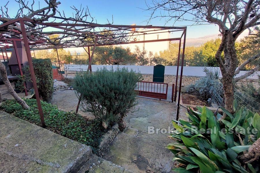 Ön Brac - Hus i lugn miljö