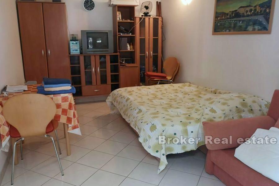 Ön Brac - Hus i lugn miljö