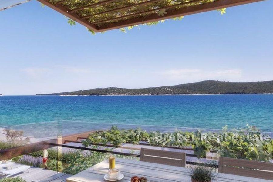 Šibenik - Penthouse in einem Neubau, erste Reihe zum Meer