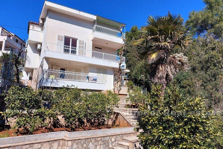 Wyspa Hvar - Dom z apartamentami nad morzem na północy wyspy