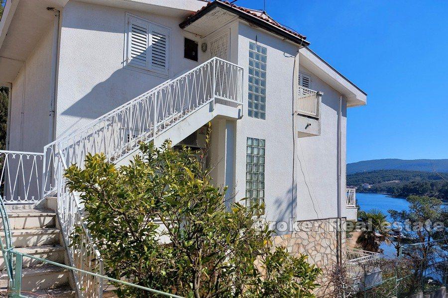 Wyspa Hvar - Dom z apartamentami nad morzem na północy wyspy