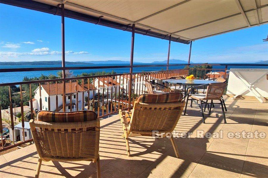 Wyspa Hvar - Dom z apartamentami z widokiem na morze