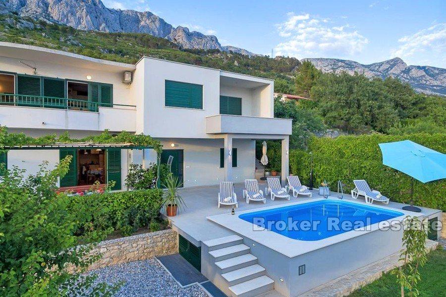 Makarska - Delvis möblerat hus med pool