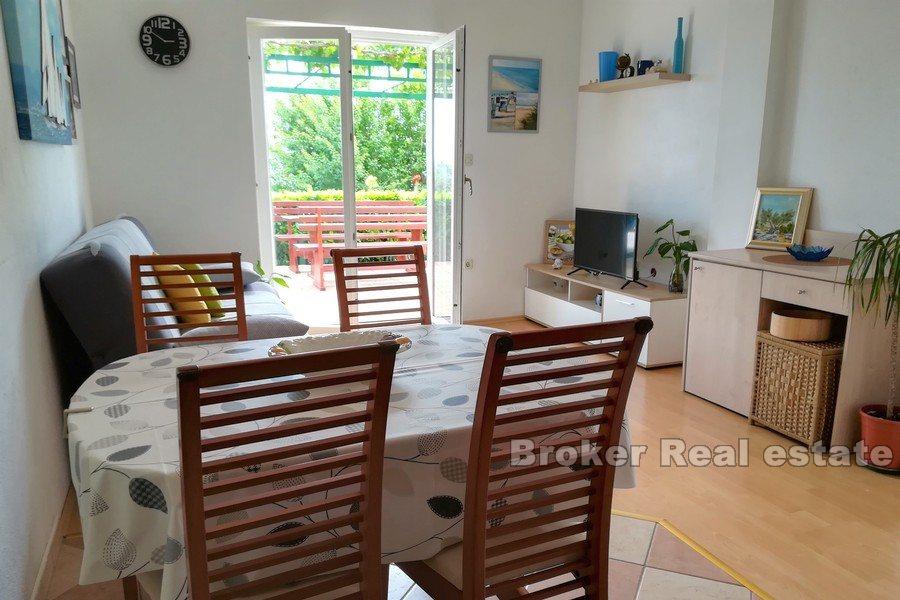 Makarska - Delvis möblerat hus med pool