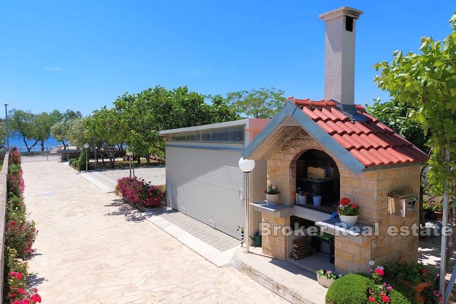 Nedaleko Šibeniku - Bytový dům ve třech podlažích