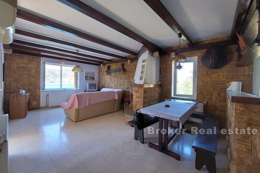 Trogir - Casa in prima fila sul mare