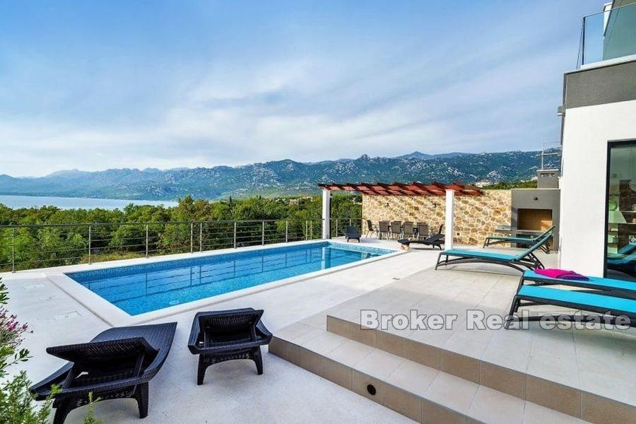 Blízko Zadaru - Elegantná vila s bazénom