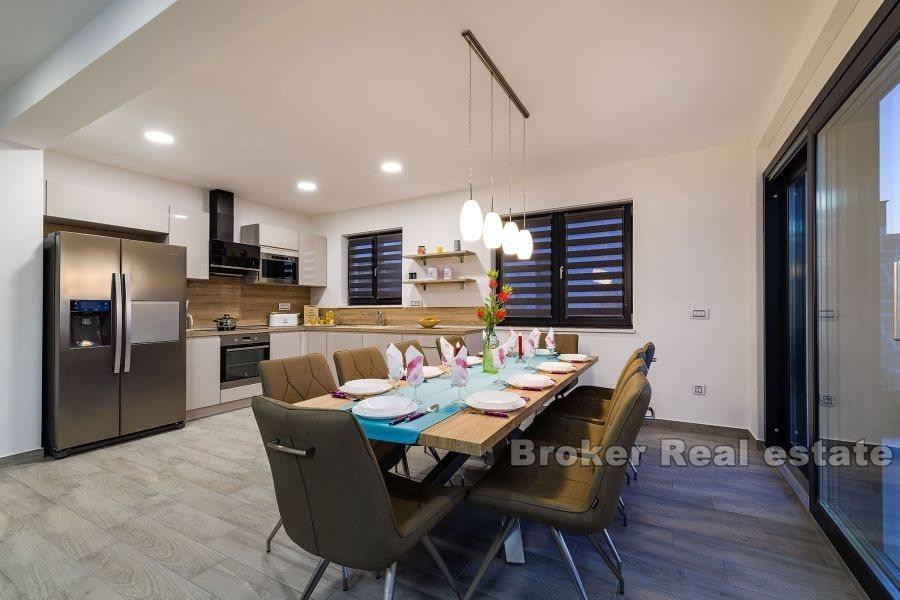 Vicino a Zara - Elegante villa con piscina