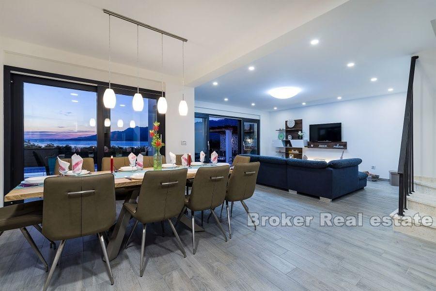 Blízko Zadaru - Elegantná vila s bazénom